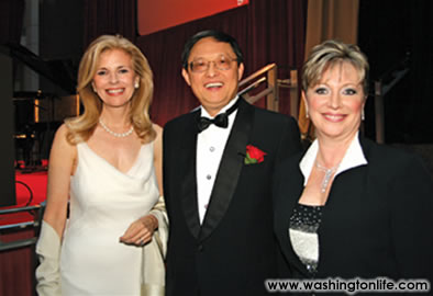 JANE LIPTON CAFRITZ, Chinese Ambassador ZHOU WENZHONG and Washington Performing Arts Society board member LINDA RAB