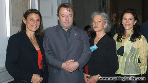 Quina Fonseca, Christopher Hitchens, Elizabeth Fonseca and Isabel Fonseca Washington Life Magazine
