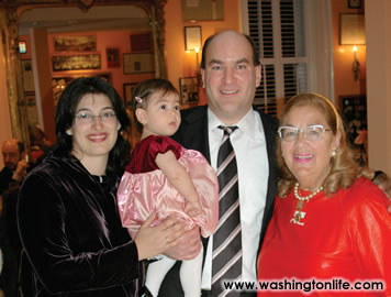 Lisa Erlanger, Jeff Coopersmith with Emma Coopersmith and Esther Coopersmith