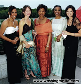 Nicole Swift, Lynn McGrew, Bea Welters, Leslie Robin and Cindy Clark