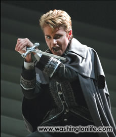 Queen Rania Al-Abdullah of Jordan and Honorary Chair First Lady Laura Bush