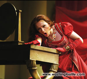 Queen Rania Al-Abdullah of Jordan and Honorary Chair First Lady Laura Bush