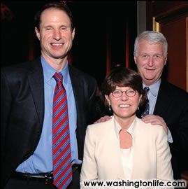 Sen. Ron Wyden, Margaret Carlson and Rep. William Delahunt