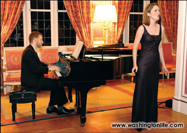 Mathew Otenlips and Courtney Kary Magruder y Schowalter