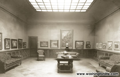 Main Gallery in 1927.