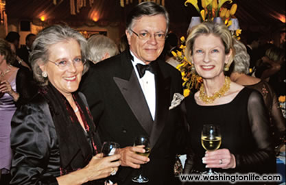 Etel Valtasaari and Finnish Amb. Jukka Valtasaari and Lady Manning